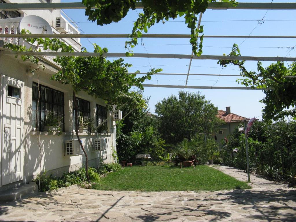 Guest House Rusalka Beala Exterior foto